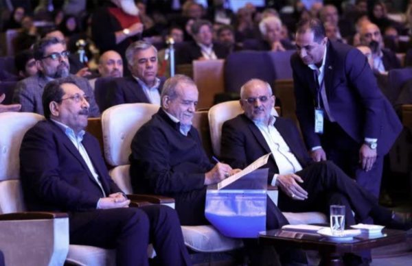 تجلیل ۴ واحد صنعتی نمونه و یک پیشکسوت صنعتی برگزیده ملی با حضور رییس جمهور و استاندار