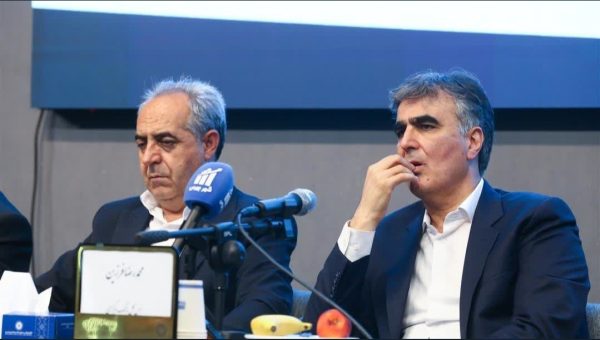 فرزین: آرامش به بازار ارز و بورس بر می‌گردد