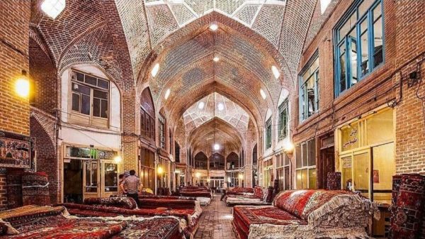 کابل‌های مسی بازار تبریز جای خود را به فیبر نوری می‌دهند