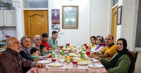 بازخوانی یک سنت دیرینه؛ چرا دورهمی‌های خانوادگی کم‌رنگ شده‌اند؟