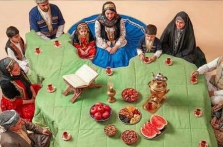 صله‌رحم در شب یلدا؛ سنتی که قلب ایران را گرم می‌کند