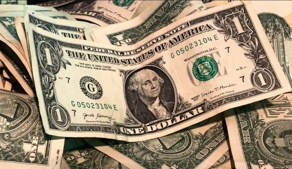 تزریق دلار ۱۵ شرکت پتروشیمی به بازار