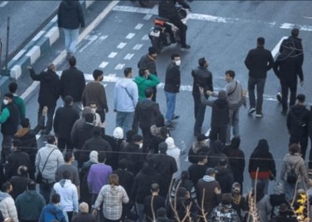 جوانان و نوجوانان در تیررس دشمنان!
