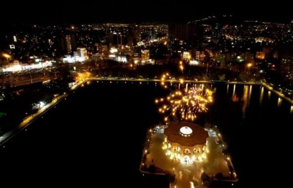 آسمان تبریز به مناسبت عید بزرگ نیمه شعبان نور باران می‌شود