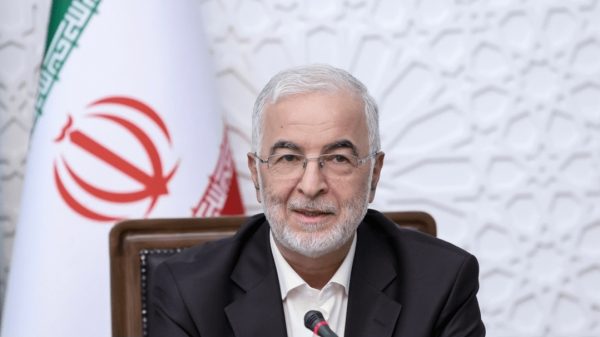 وزیر کشور: واحدهای تولیدی تملک‌شده توسط بانک‌ها راه‌اندازی شوند