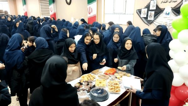 بازارچه‌ دانش‌آموزی که زندگی ۶ کودک سرطانی را ساخت