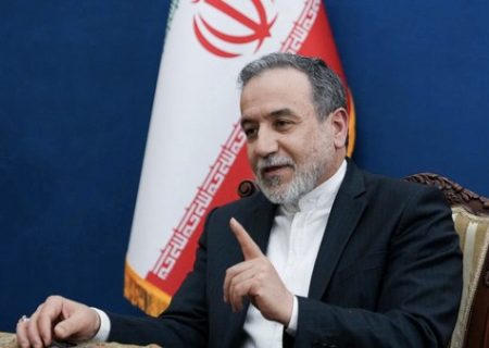 عراقچی خطاب به ترامپ: نام این تنگه «هرمز» است نه هیچ نام دیگری