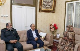 دیدار استاندار آذربایجان شرقی با خانواده شهدا به مناسبت هفته فراجا