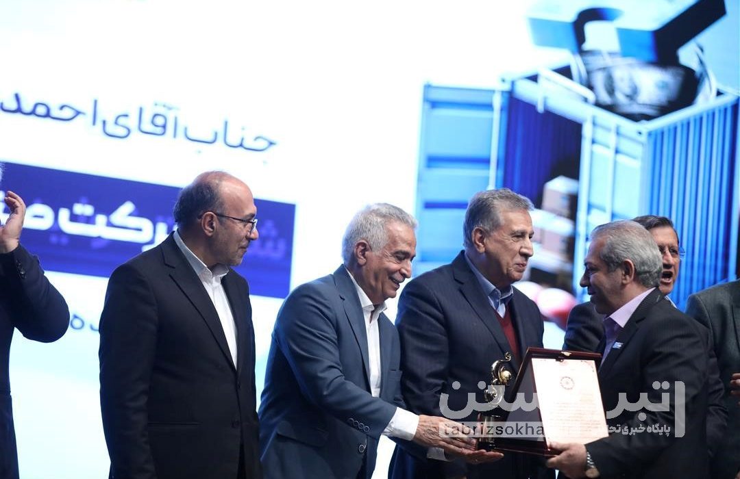 فولاد جاوید بناب صادرکننده برگزیده آذربایجان شرقی شد