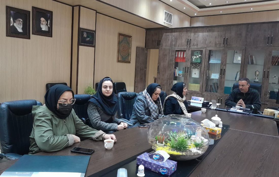 تقدیر از بانوان شاغل دانشگاه آزاد اسلامی واحد آذرشهر