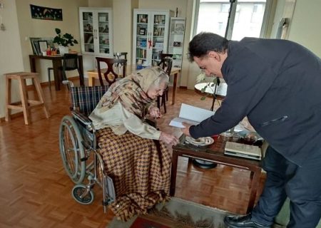هوشیار: آماده تولید فیلم مستند زندگی ثمینه باغچه‌بان هستیم
