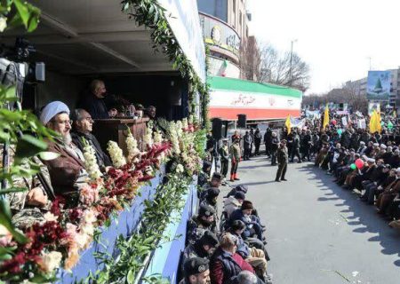 قدردانی امام‌جمعه تبریز و استاندار آذربایجان‌شرقی از حضور مردم در راهپیمایی ۲۲ بهمن