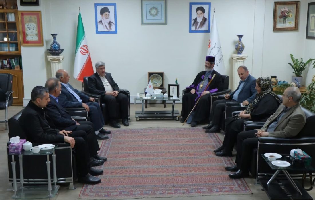دیدار مدیرکل فرهنگ و ارشاد اسلامی آذربایجان‌شرقی با خلیفه کل ارامنه آذربایجان
