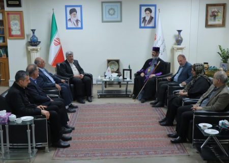 دیدار مدیرکل فرهنگ و ارشاد اسلامی آذربایجان‌شرقی با خلیفه کل ارامنه آذربایجان