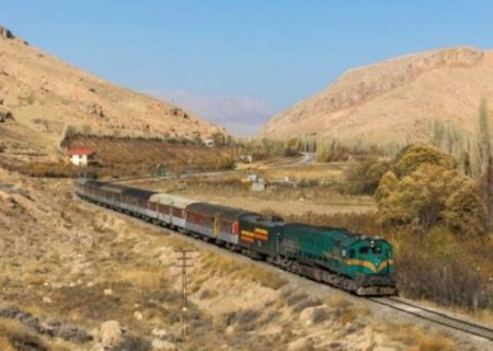 قطار تهران – ارومیه در ایستگاه گل تپه دچار نقص فنی شد