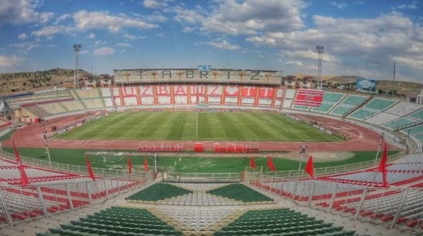 چمن هیبریدی ورزشگاه یادگار امام تبریز وارد کشور شد