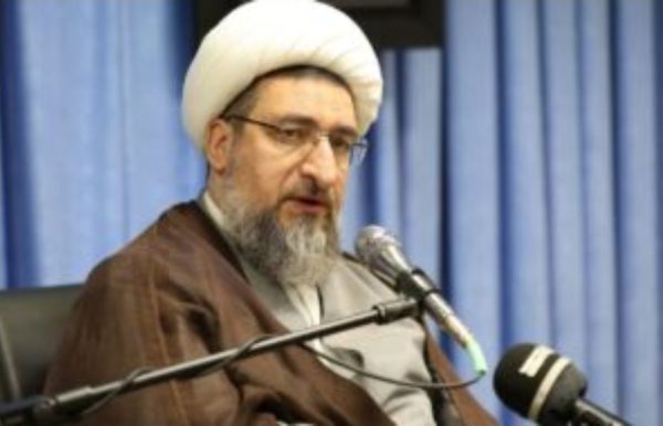 امام جمعه تبریز: سردار سلیمانی پس از شهادتش زنده تر از گذشته الهام بخش ملتها باقی ماند